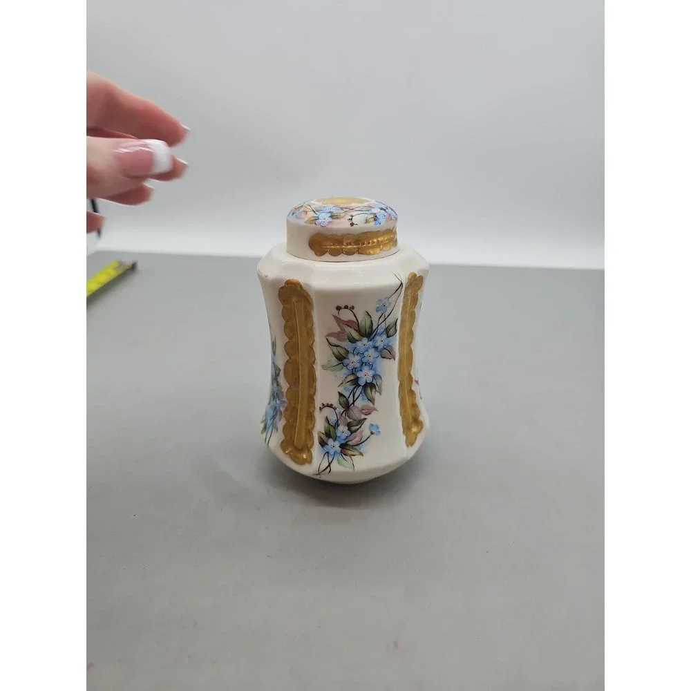 Vintage‎ Floral Gold Embossed Porcelain Tea Caddy Woth Lid Victorian Elegant